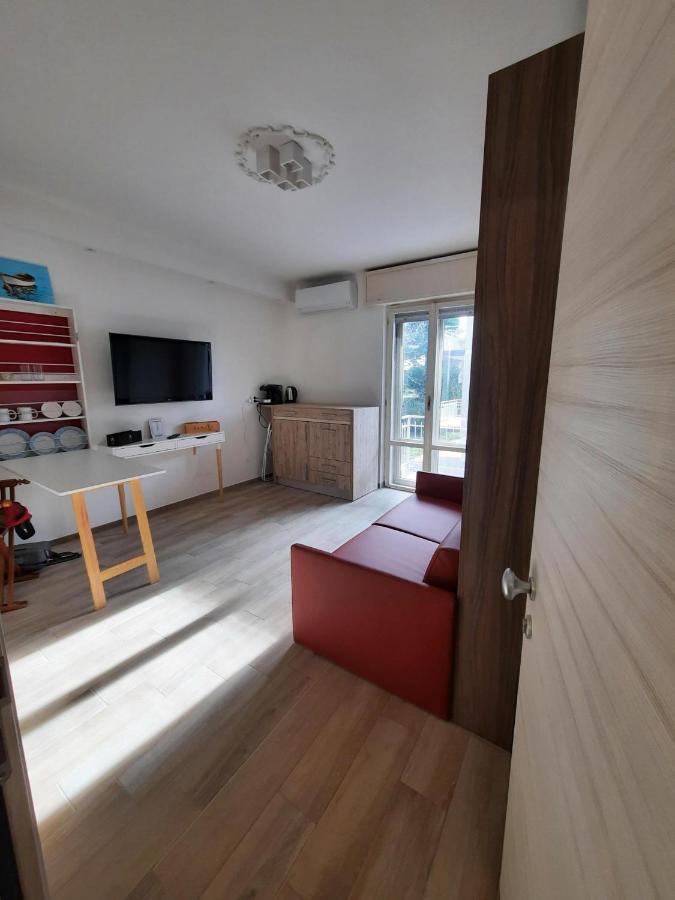 Adg Emilia 10 Appartamenti Del Garda Peschiera del Garda Luaran gambar