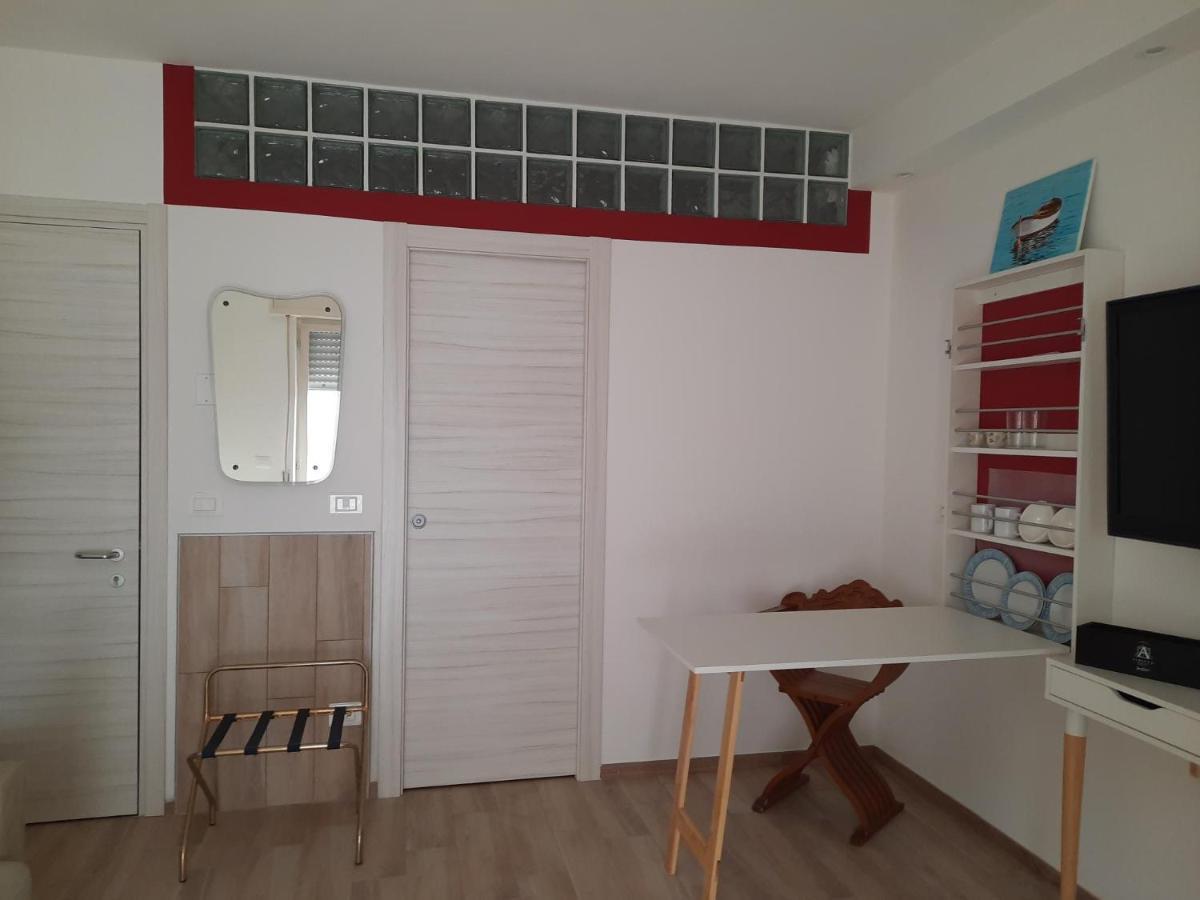 Adg Emilia 10 Appartamenti Del Garda Peschiera del Garda Luaran gambar