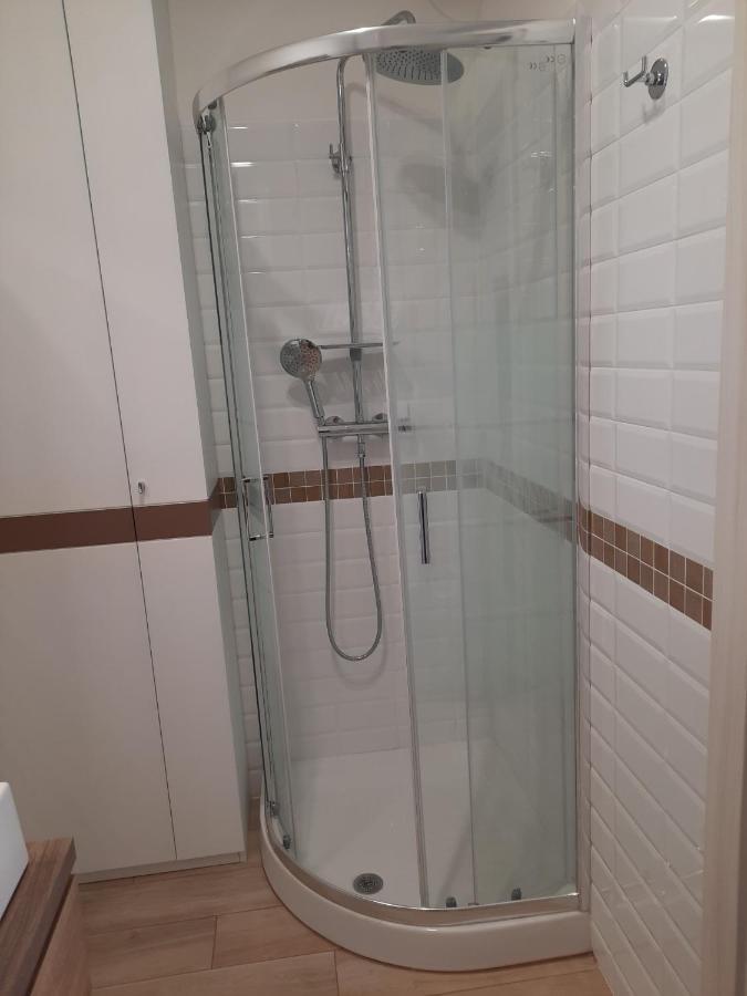 Adg Emilia 10 Appartamenti Del Garda Peschiera del Garda Luaran gambar